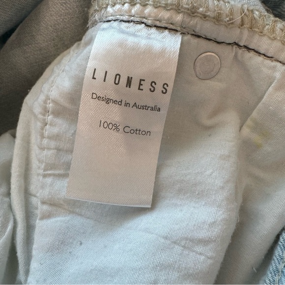 LIONESS Women's Naomi Boyfriend Jeans Light High Rise Distressed Size Large US 8 - Picture 14 of 16